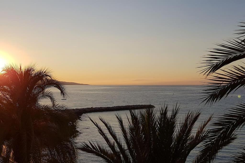 Appartement Bord De Mer Avec Garage Menton Extérieur photo