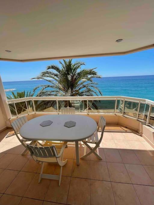 Appartement Bord De Mer Avec Garage Menton Extérieur photo