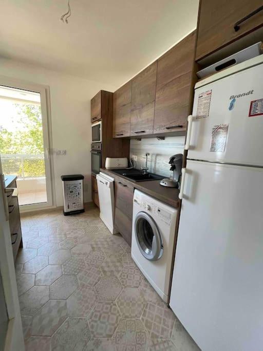 Appartement Bord De Mer Avec Garage Menton Extérieur photo